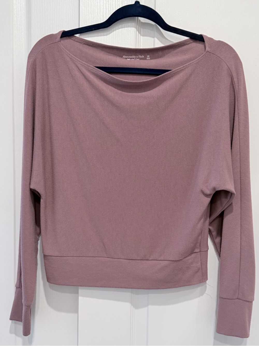 A&F Long-Sleeve Cozy Crew Top (XS)